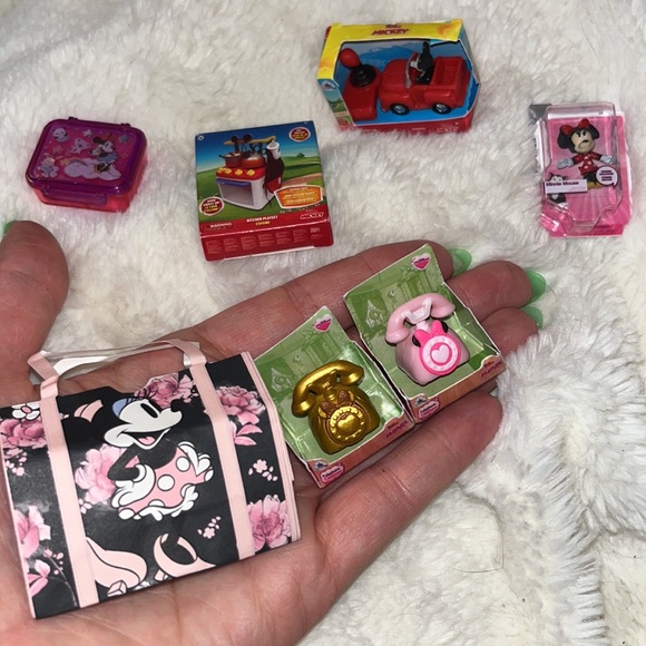 7x Mickey Mouse Themed Miniatures by Zuru Mini Brands Disney Store Edition - Picture 1 of 7